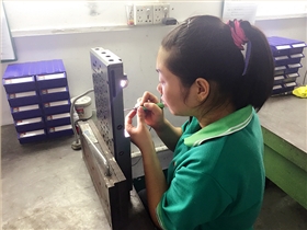 火博（中国）团队加工作业中