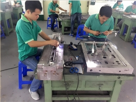 火博（中国）模具抛光厂-省模车间