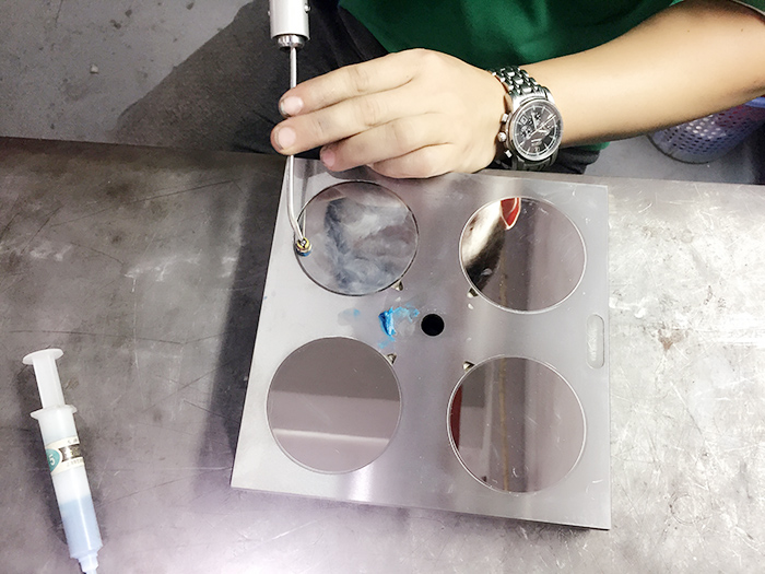 火博（中国）团队加工作业中