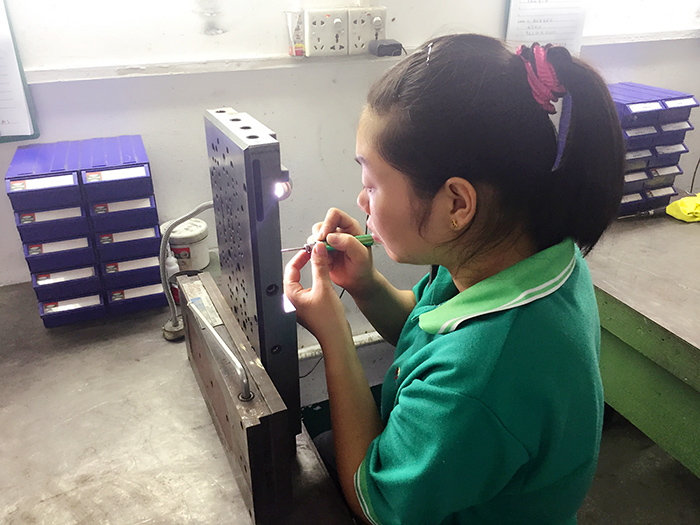 火博（中国）团队加工作业中