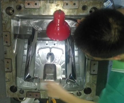 车灯模具抛光的省模