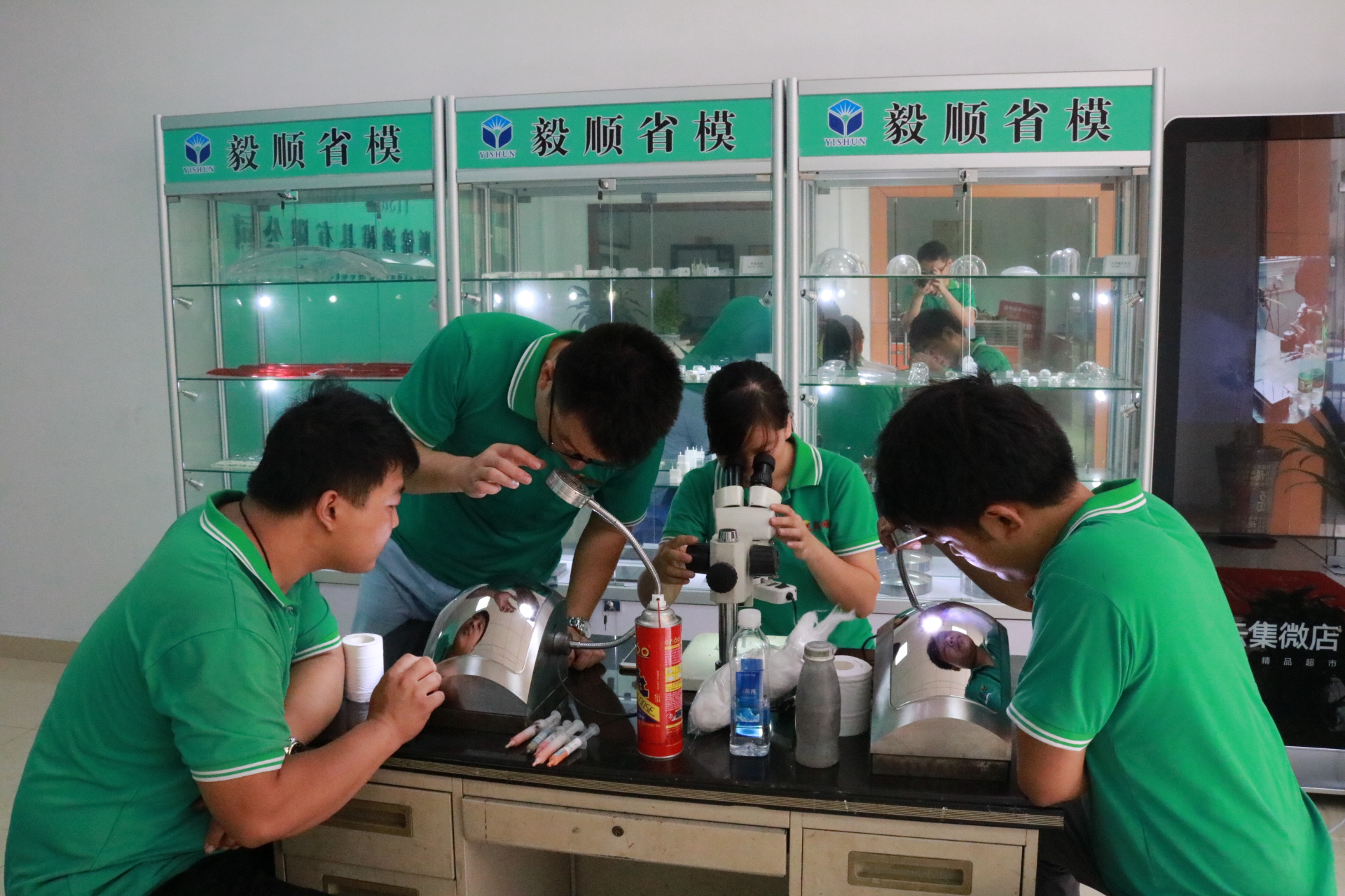 2021年在火博(中国)模具省模抛光公司里的我 2021年在火博(中国)模具省模抛光公司里的我