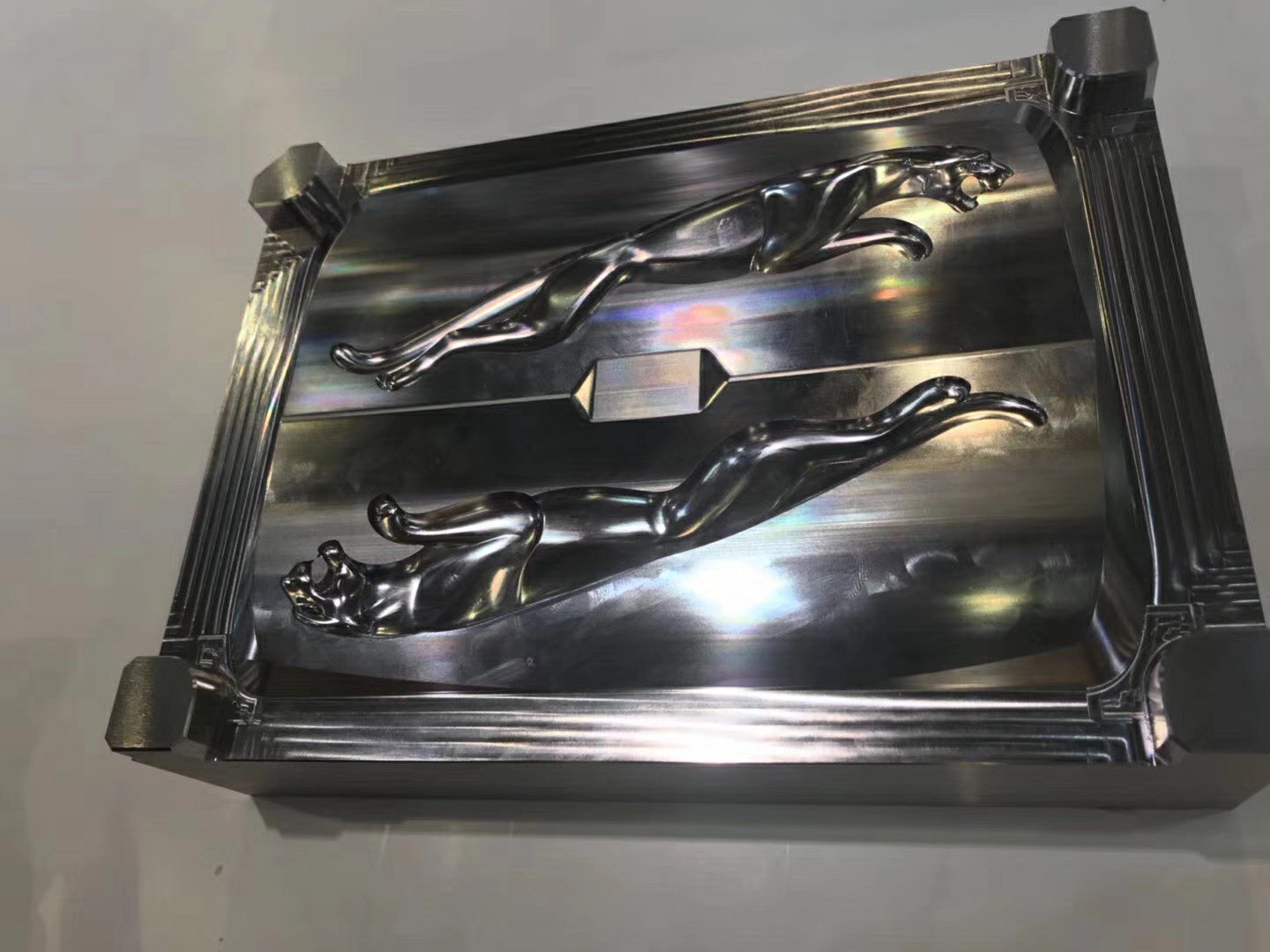 捷豹汽车模具抛光—火博（中国）